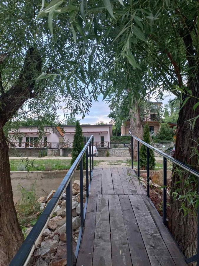 Villa Bora Kuce Na Reci Belgrado Exterior foto